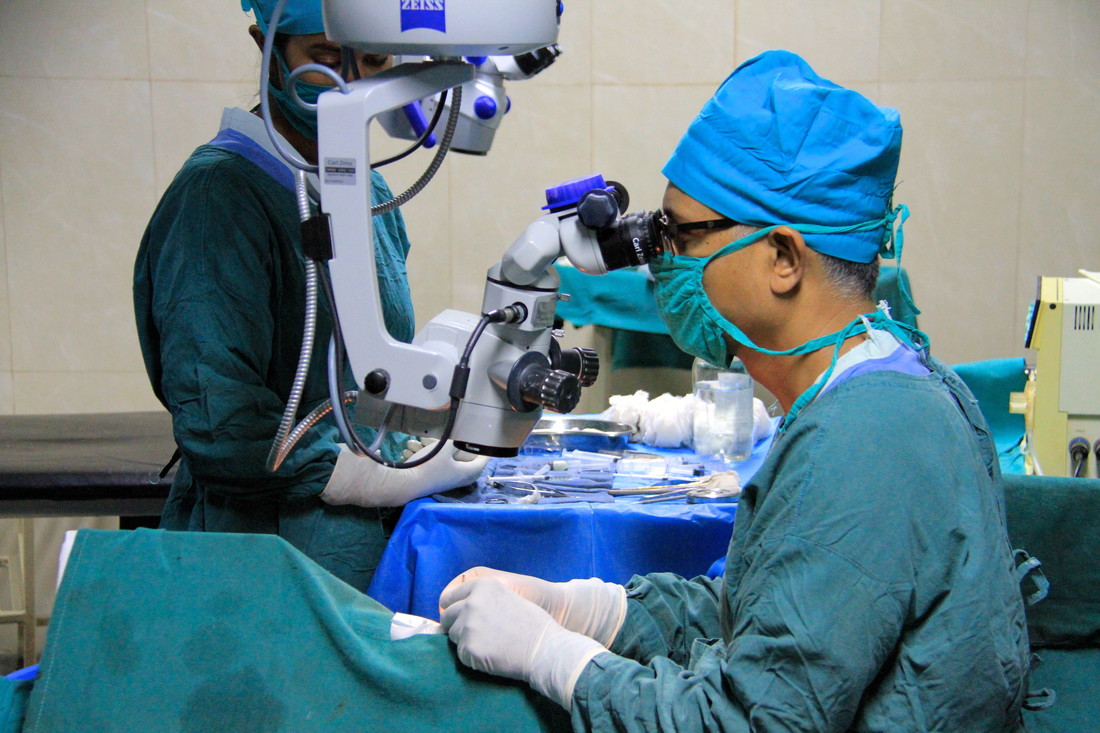 Eye surgeon performs Sudip's cataract operation